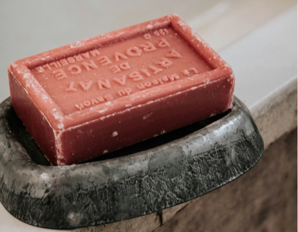 k&eacute;zzel k&eacute;sz&iacute;tett soa